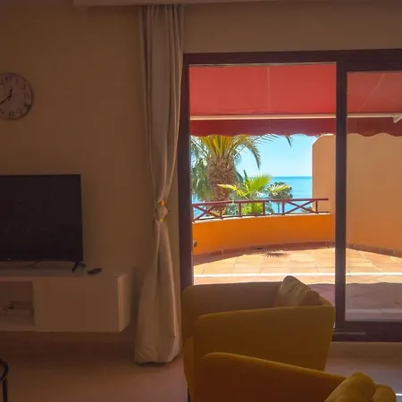 Apartamento Con Vistas Al Mar Y Acceso Directo A La Playa