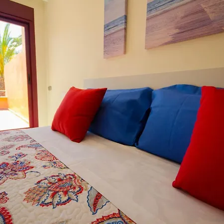 Apartamento Con Vistas Al Mar Y Acceso Directo A La Playa Apartment *