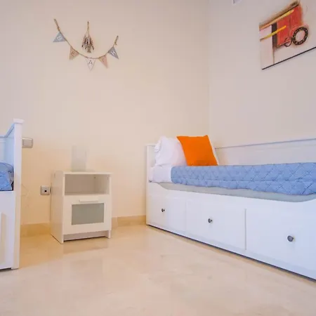 Apartamento Con Vistas Al Mar Y Acceso Directo A La Playa * Estepona