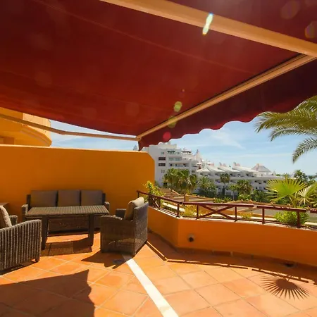 Apartamento Con Vistas Al Mar Y Acceso Directo A La Playa Estepona