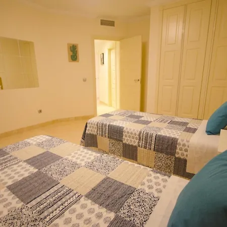 Apartamento Con Vistas Al Mar Y Acceso Directo A La Playa