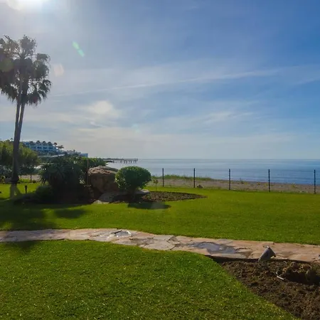 Apartamento Con Vistas Al Mar Y Acceso Directo A La Playa * Estepona