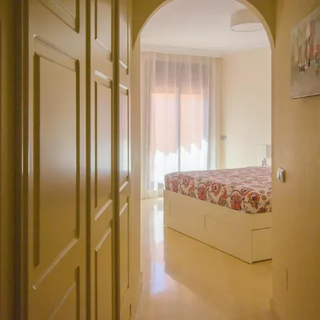 Apartamento Con Vistas Al Mar Y Acceso Directo A La Playa * Estepona
