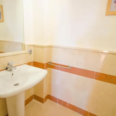 Apartamento Con Vistas Al Mar Y Acceso Directo A La Playa